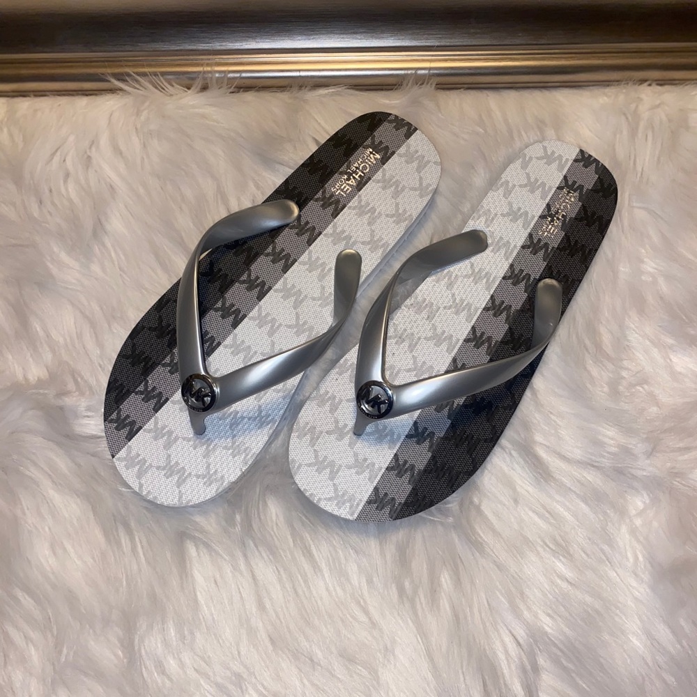 Michael Kors MK Flop Flops